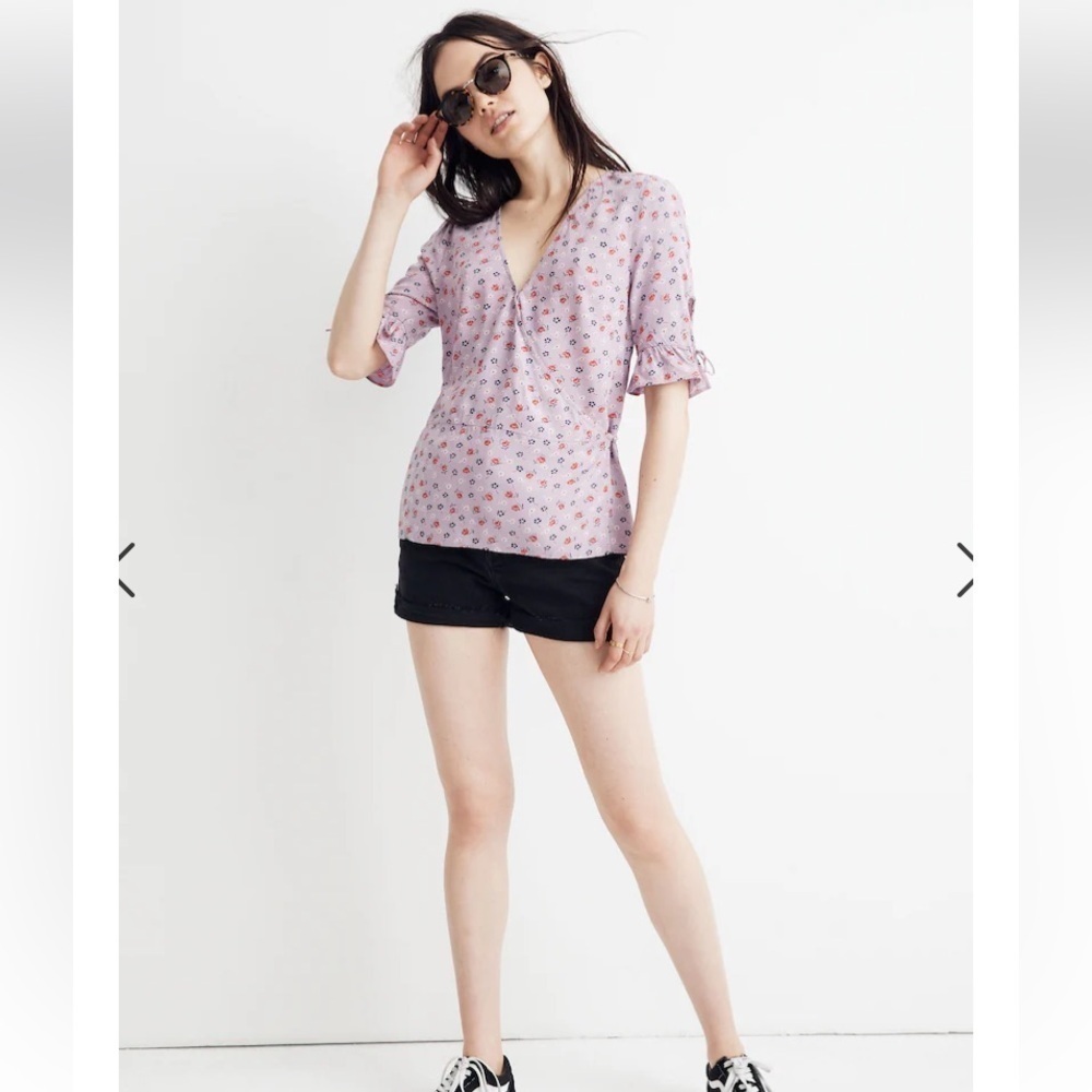 NWOT Tie-Sleeve Wrap Top in Prairie Posies Size 6